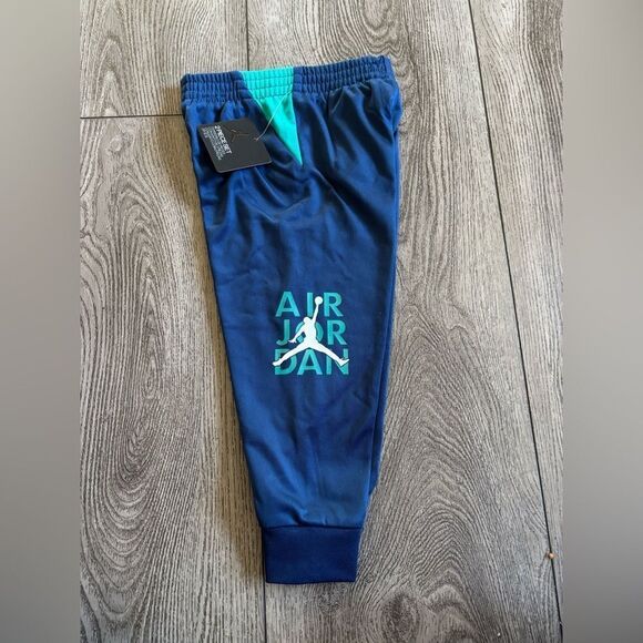 Jordan pants very lightweight’s and soft - Picture 3 of 4